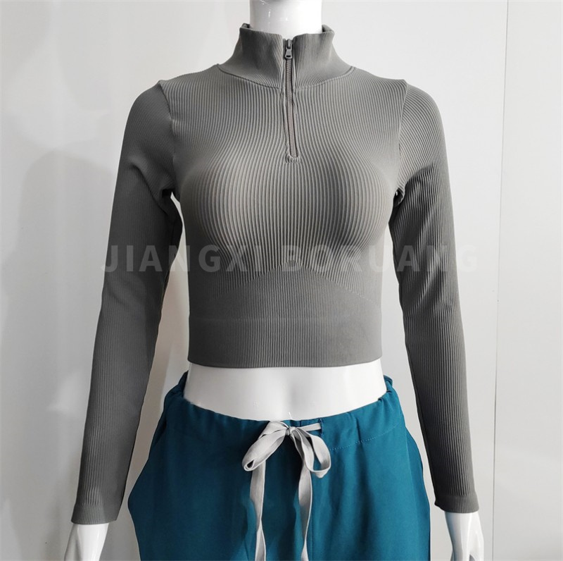 灰色高弹紧身半拉链瑜伽服露脐上
